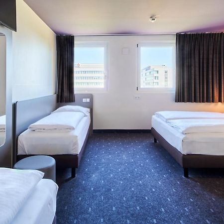 พรีเมียร์ คลาส แฟรงเฟิร์ต แอร์พอร์ต Hotel Frankfurt am Main ภายนอก รูปภาพ