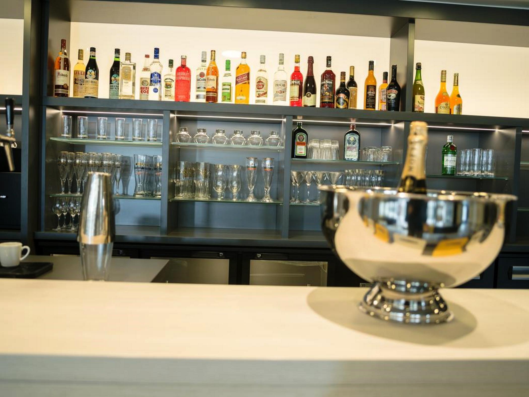 พรีเมียร์ คลาส แฟรงเฟิร์ต แอร์พอร์ต Hotel Frankfurt am Main ภายนอก รูปภาพ