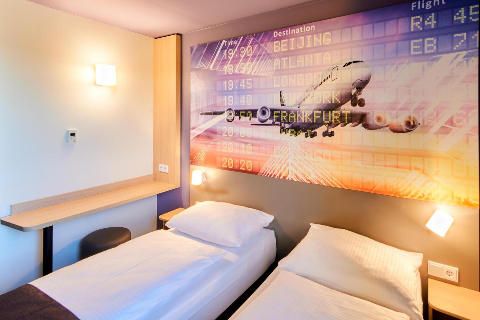 พรีเมียร์ คลาส แฟรงเฟิร์ต แอร์พอร์ต Hotel Frankfurt am Main ภายนอก รูปภาพ