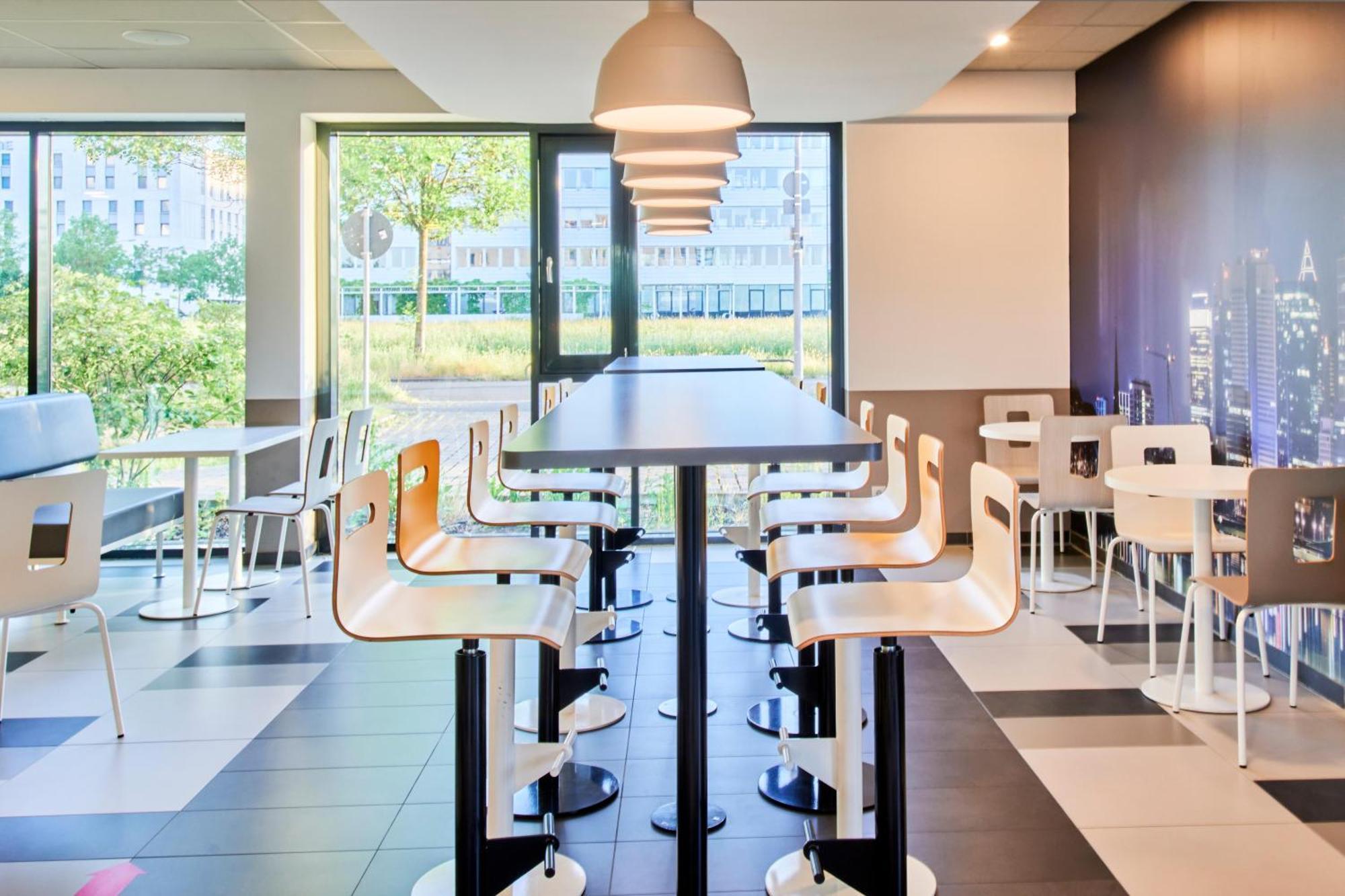พรีเมียร์ คลาส แฟรงเฟิร์ต แอร์พอร์ต Hotel Frankfurt am Main ภายนอก รูปภาพ