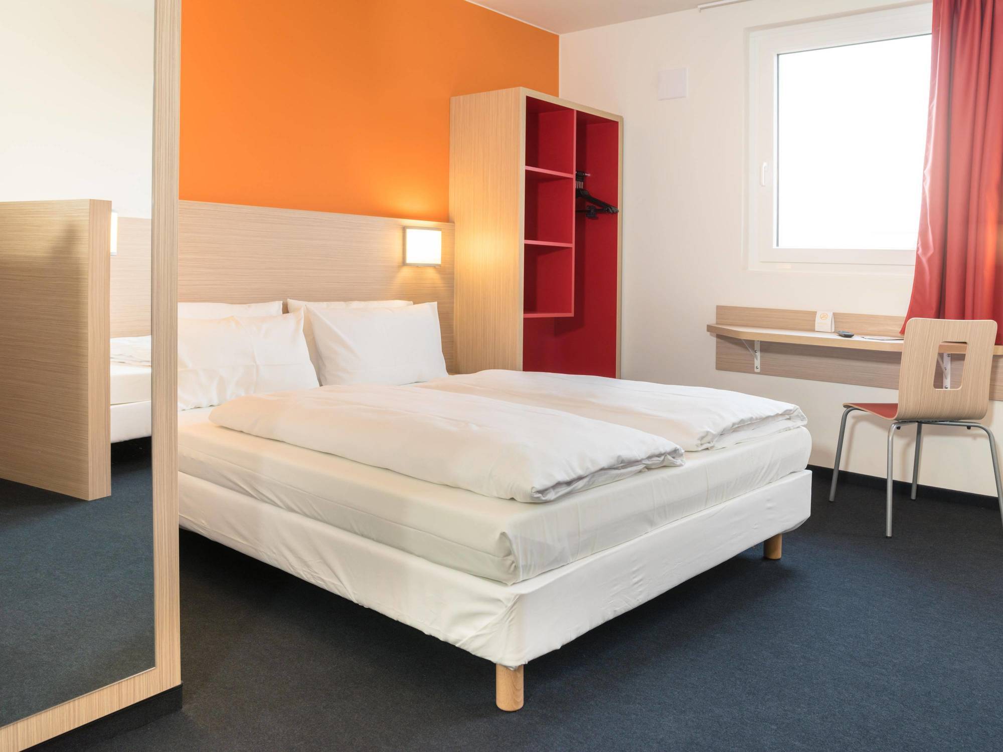 พรีเมียร์ คลาส แฟรงเฟิร์ต แอร์พอร์ต Hotel Frankfurt am Main ภายนอก รูปภาพ