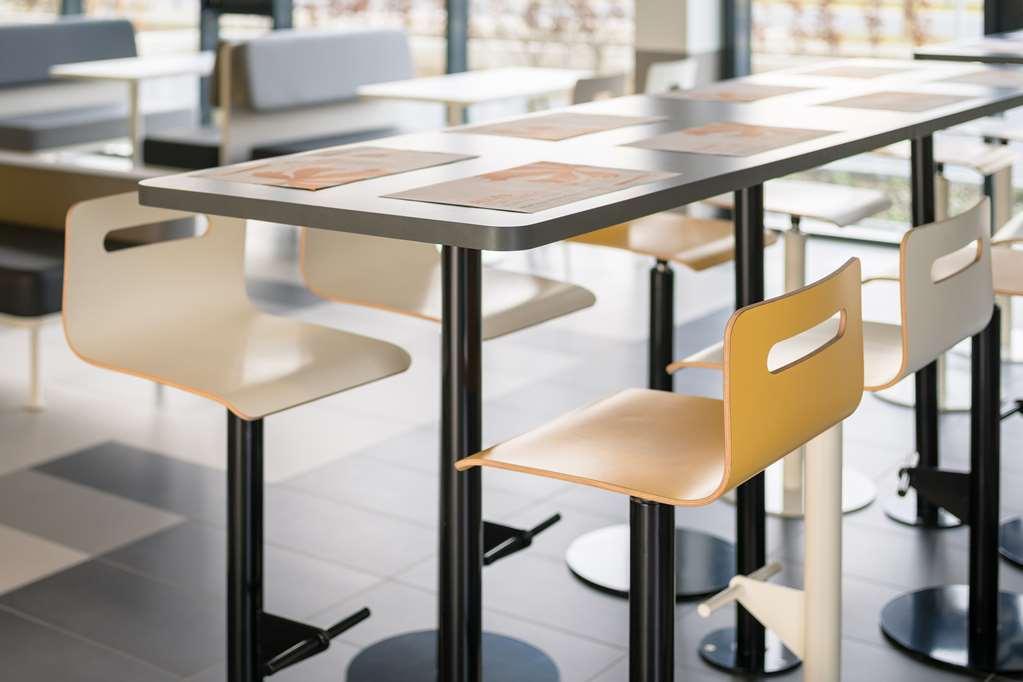 พรีเมียร์ คลาส แฟรงเฟิร์ต แอร์พอร์ต Hotel Frankfurt am Main ร้านอาหาร รูปภาพ